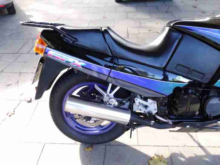 KAWASAKI GPX 600 R ! TÜV NEU ! SEHR GEPFLEGT ! SCHWARZ !