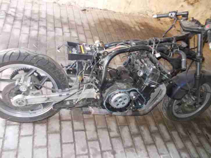 KAWASAKI GPZ 900R Bj.84 mit Brief