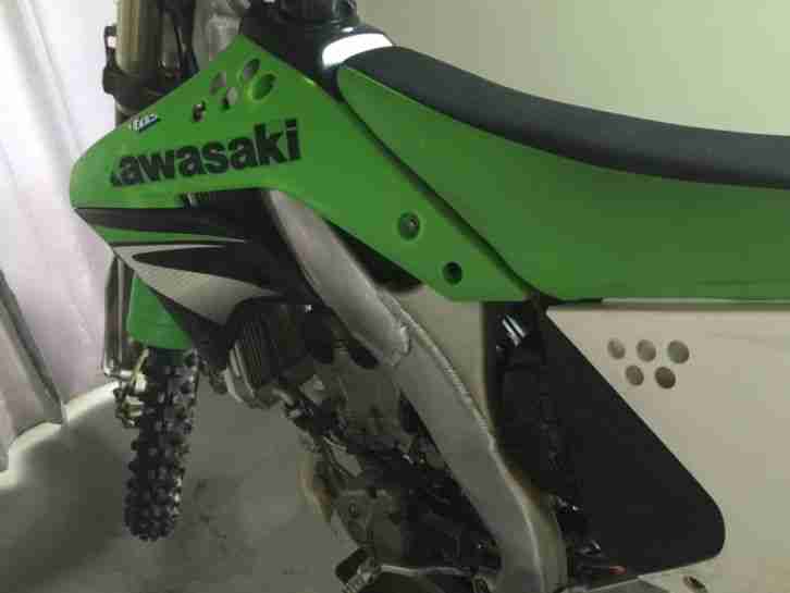 KAWASAKI KXF 250 Moto Cross Dirt Bike