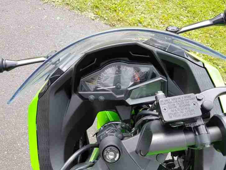 KAWASAKI Ninja 300 ABS SE (Lime Green / Ebony) SPECIAL EDITION* (2014)