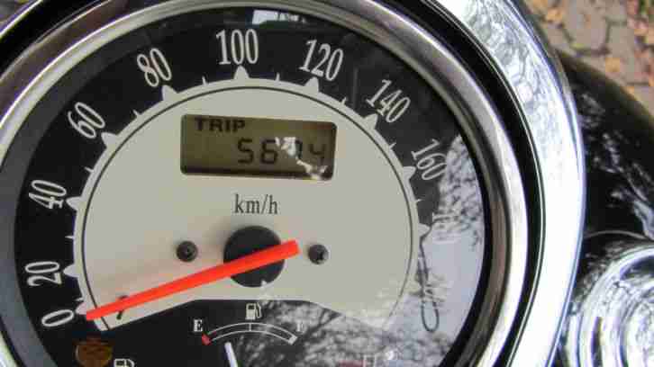 KAWASAKI VN900 CUSTOM IN DIABLO BLACK erst 5800Km EIN TOP MOTORRAD TÜV NEU