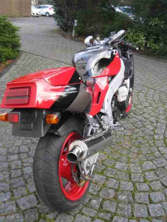 KAWASAKI ZXR 750 H1 ** TEILRESTAURIERT **