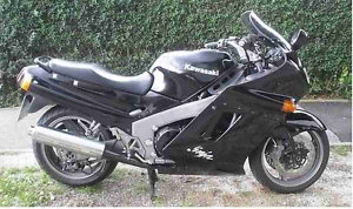 KAWASKI ZZR 1100 BLACK LADY