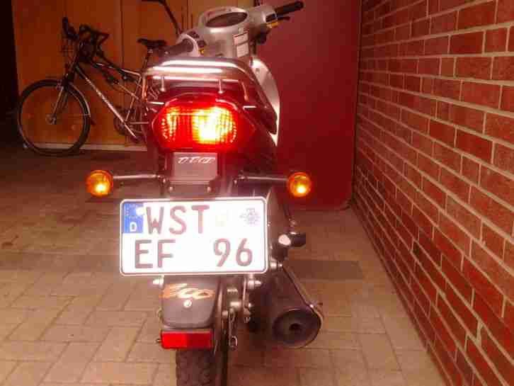 KNALLER HS100-11 EZ 03.2009,4262km gel.,2,4ltr.auf 100km,ABS,guter Zustand,..