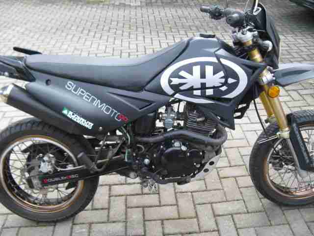 SUPERMOTO 125