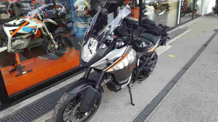 KTM 1190 Adventure mit Navi, Koffern, Topcase etc.