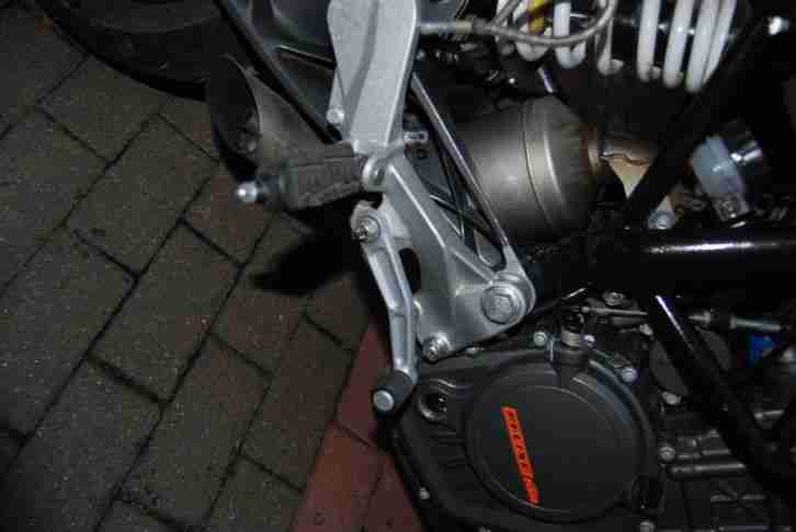 KTM 125 Duke Versand möglich