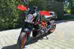 390 Duke fast neu!!