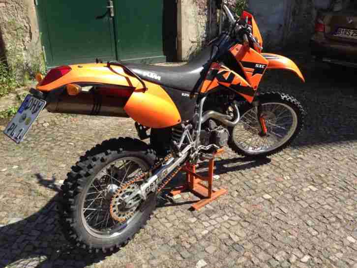 lc4 akrapovic