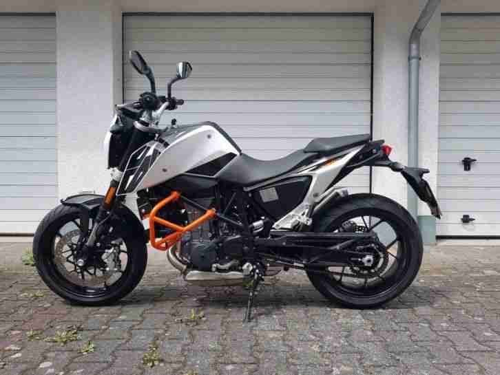 KTM 690 Duke (Bj 2016), 384 km, umsturzfrei, perfekt für kleinere Racer