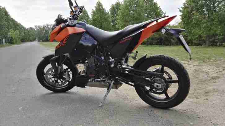 KTM 690 Duke, Original 4600 km, unverbastelt, EZ 2008, Reifen neu
