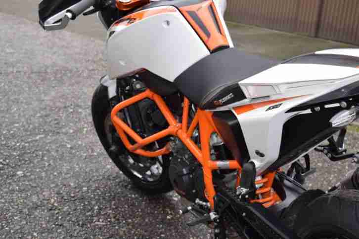 KTM 690 Duke R