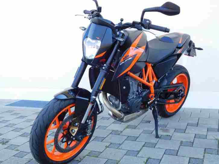 KTM 690 Duke R schwarz