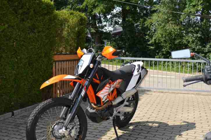 KTM 690 Enduro R EZ 2013 nur 3300 Km Powerparts TOP