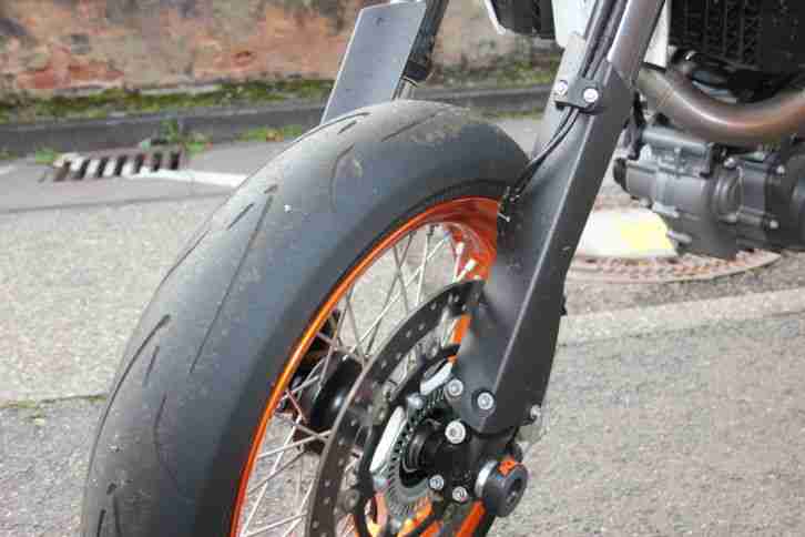 KTM 690 SMC - R Akrapovic kompl. Anlage