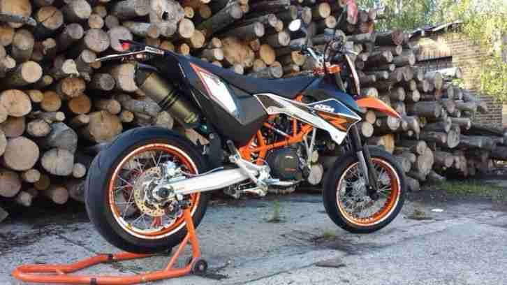 690 ccm 49 KW Super Moto SMC R Baujahr