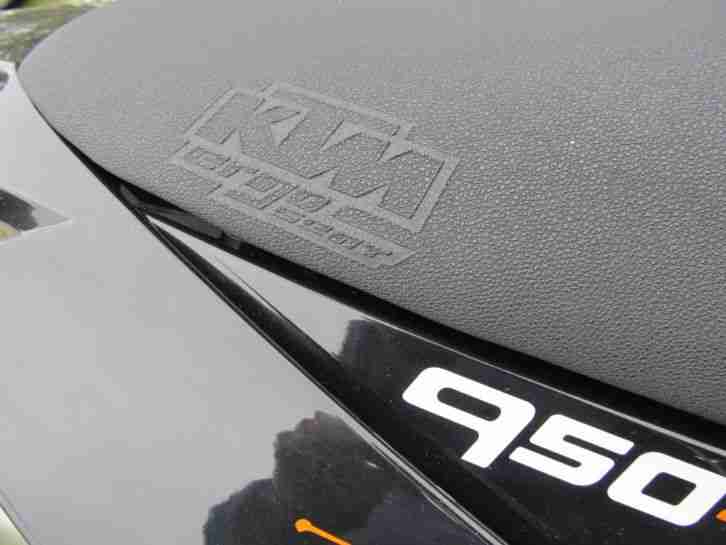 KTM 950 SUPERMOTO 2007 TOP ZUSTAND VIELE EXTRAS