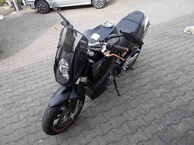 KTM 990 Super Duke mit wenig Kilometer