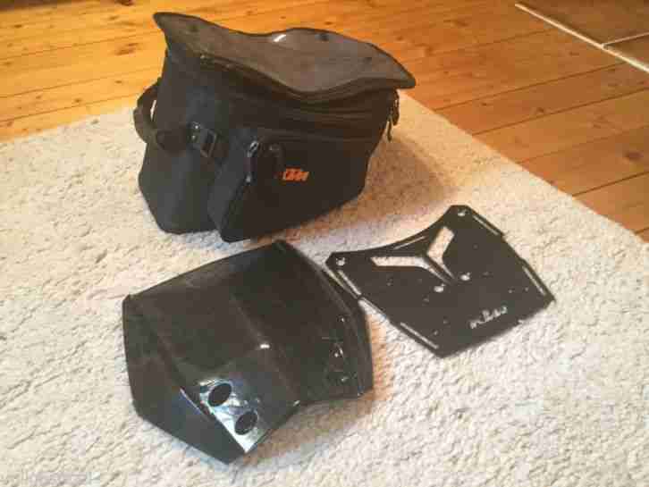 KTM 990 Supermoto mit Zubehör