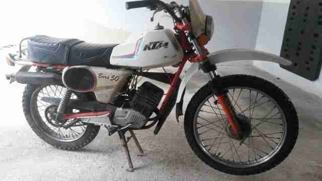 Bora 50 Moped