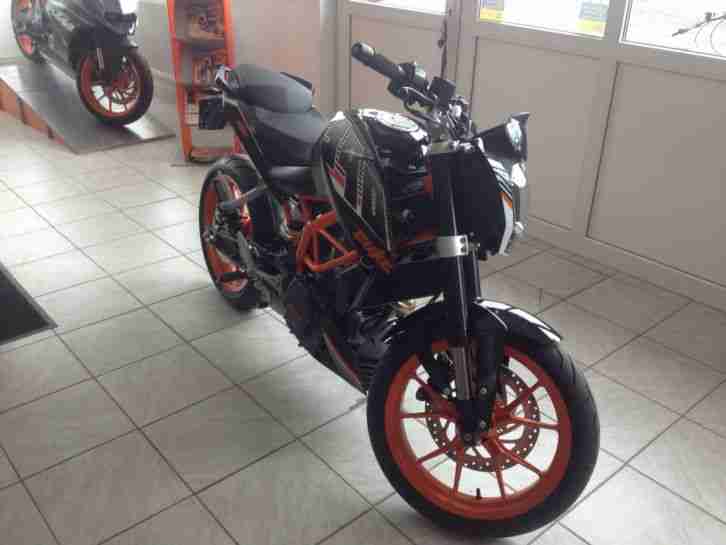 KTM DUKE 390 ABS Model 2015 NEU