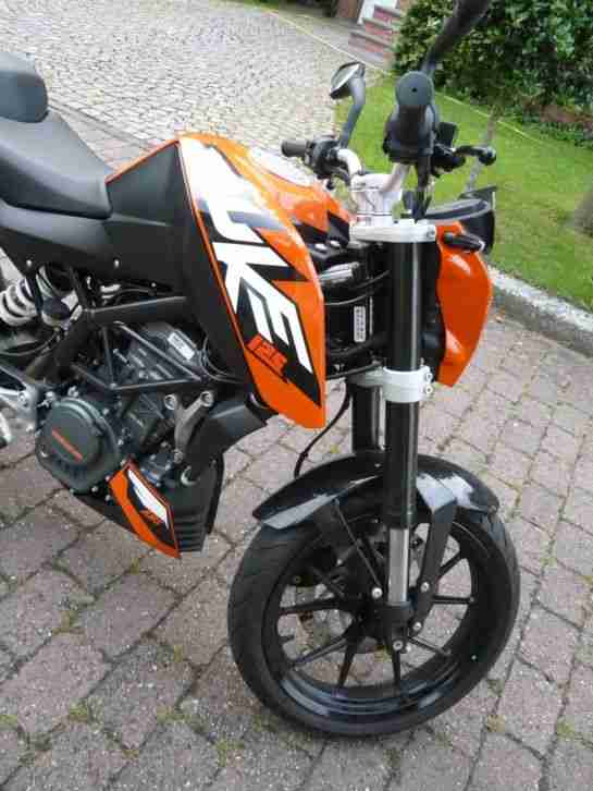 KTM Duke 125 - ABS mit Akrapovic Auspuff