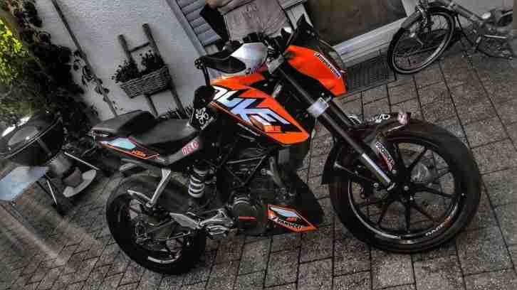 KTM Duke 125, TÜV + Service + Reifen neu, gepflegt