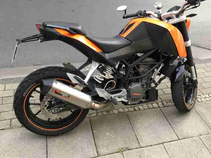 KTM Duke 125 mit Powerparts