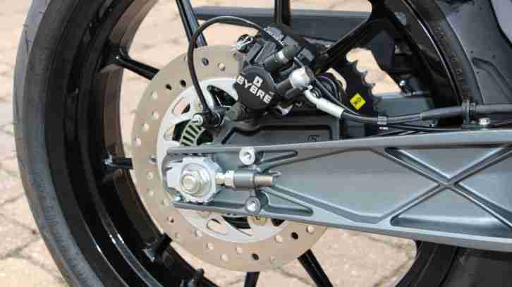 KTM Duke 200 ABS - Neu(wertig) - Garantie bis 03/2018 - 119 km gelaufen