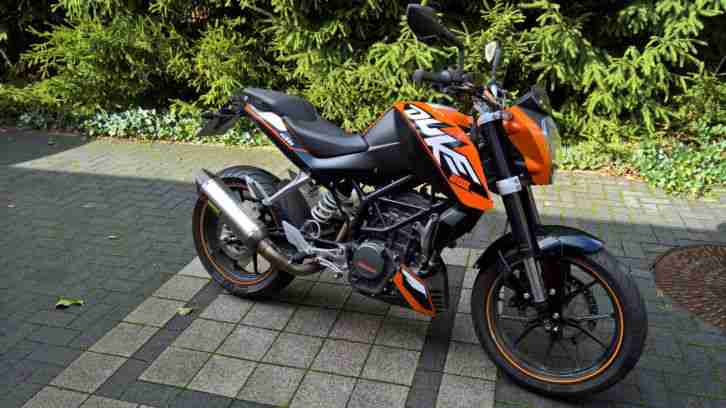 Duke 200 mit Akrapovic Auspuff