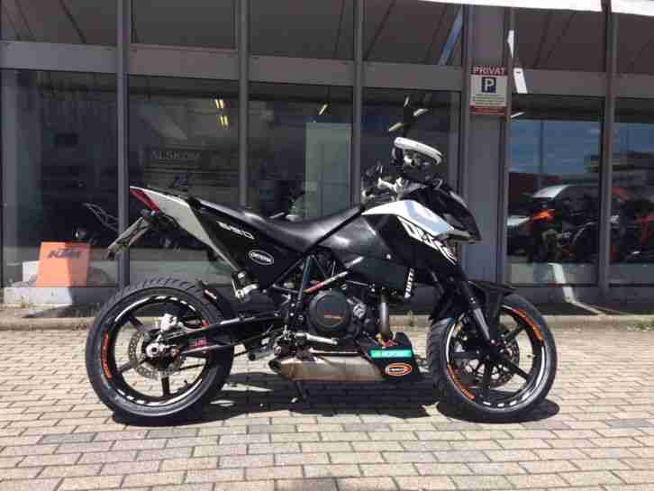 KTM Duke 690 III 2010 5400,- VB