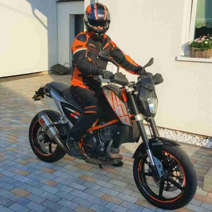 KTM Duke 690 R Akrapovic