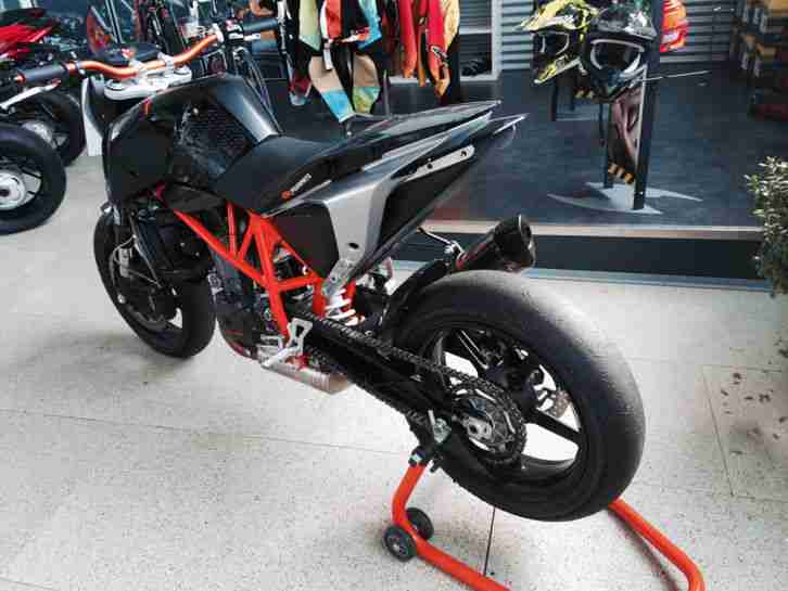 KTM Duke 690 Track