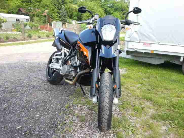 KTM LC8 990 SM Supermoto mit Akrapovic /neue Reifen...