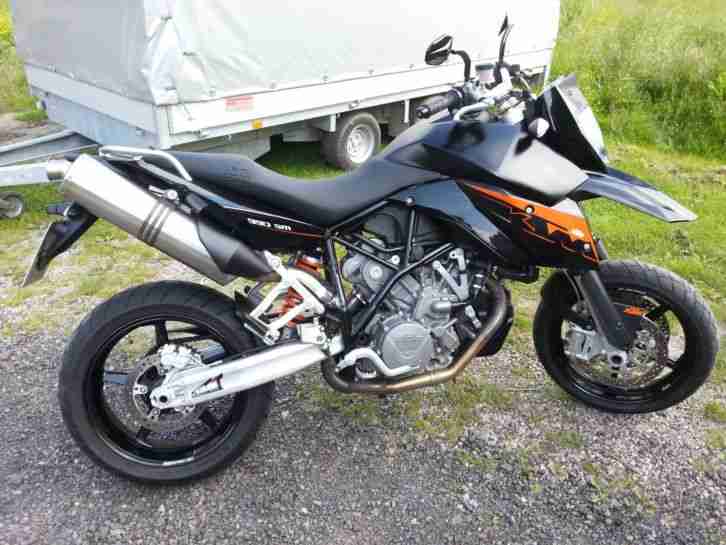 LC8 990 SM Supermoto mit Akrapovic neue