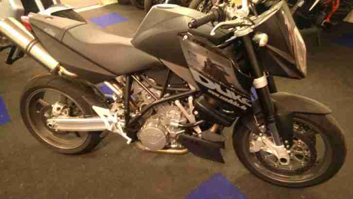 KTM LC8 EFI SuperDuke Supermoto 1.Hd. wie neu