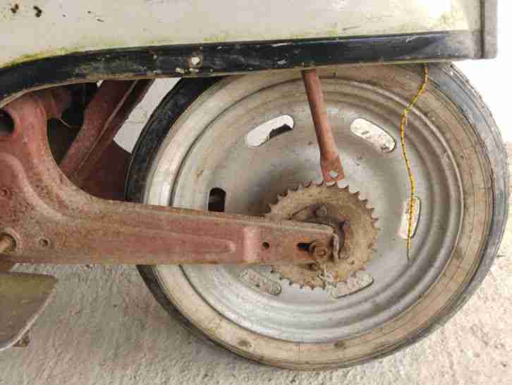 KTM Oldtimer OHNE maschiene..nur Blech Teile !!