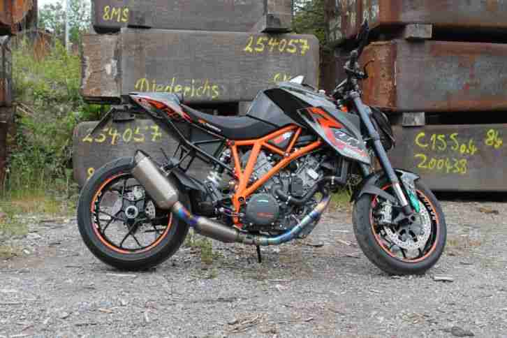 KTM SUPERDUKE 1290 SCHWARZ ACRAPOVIC-KOMPLETTANLAGE