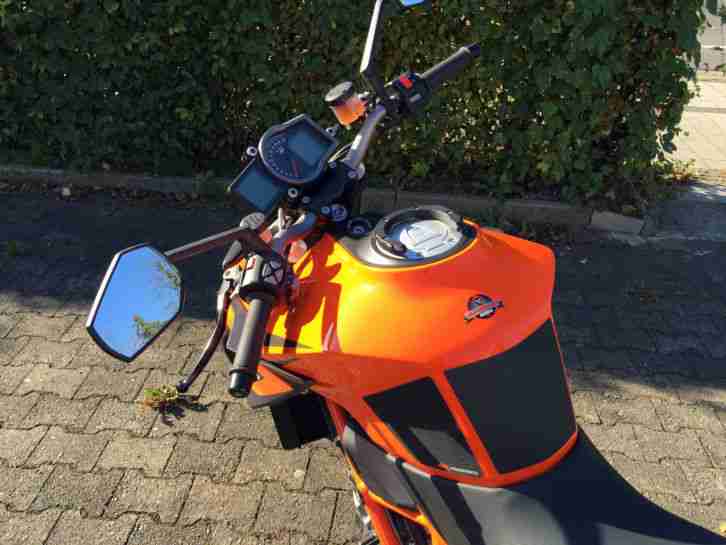 KTM SuperDuke 1290 R EZ 05/2014 5.900 km Top Zustand Garantie