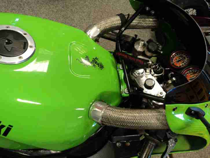 Kawasaki 750 Ninja Rennmotorrad Supersportler