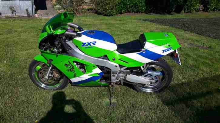 Kawasaki 750ZXR sehr gepflegt