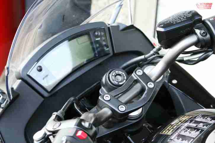 Kawasaki ER-6F ABS / 1. Hand / wenig KM