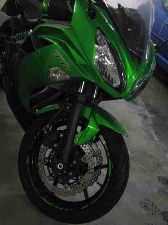 Kawasaki ER-6F Baujahr 2/2015 TÜV Neu nur 4000km