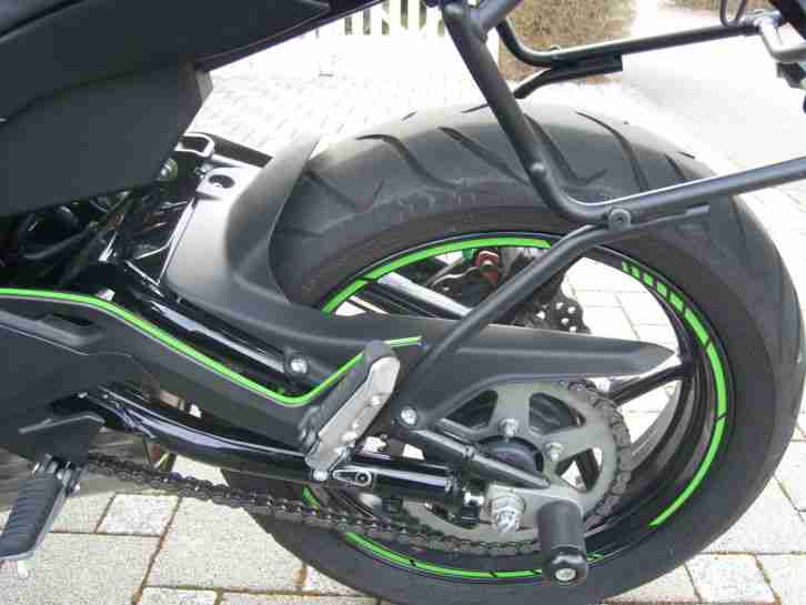 Kawasaki ER-6N @48PS Bj. 2014, Tieferg. 4500km! 12Mon. Werksgarantie!
