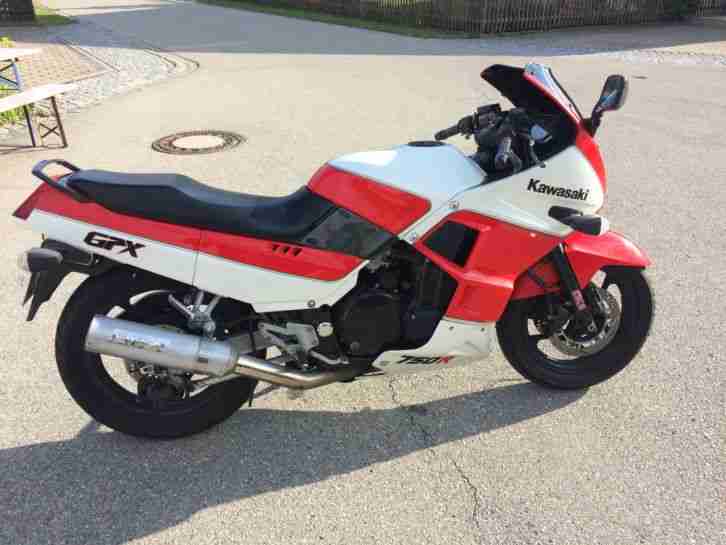 Kawasaki GPX 750 R