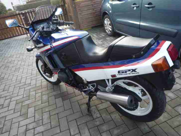 Kawasaki GPX600r TÜV neu 32500km gelaufen Top