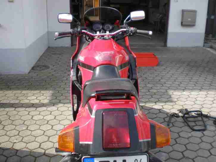 Kawasaki GPZ 1000RX gepflegt rot Kupplungs oder Getriebefehler