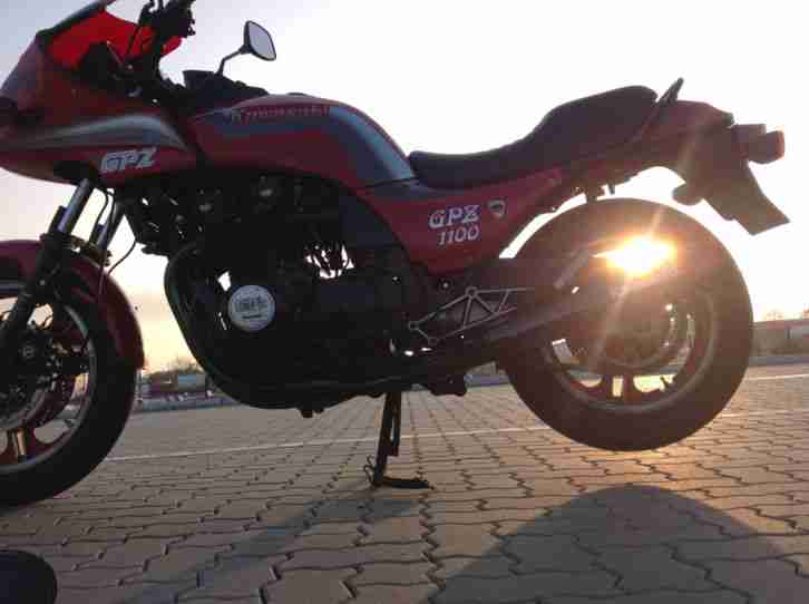 Kawasaki GPZ 1100 UT Superbike 80iger Jahre Klassiker