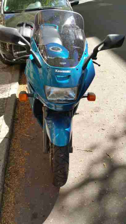 Kawasaki GPZ 1100 in türkismetallic mit eingetragenen 125 PS