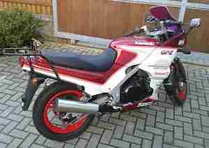 Kawasaki GPZ 500 S
